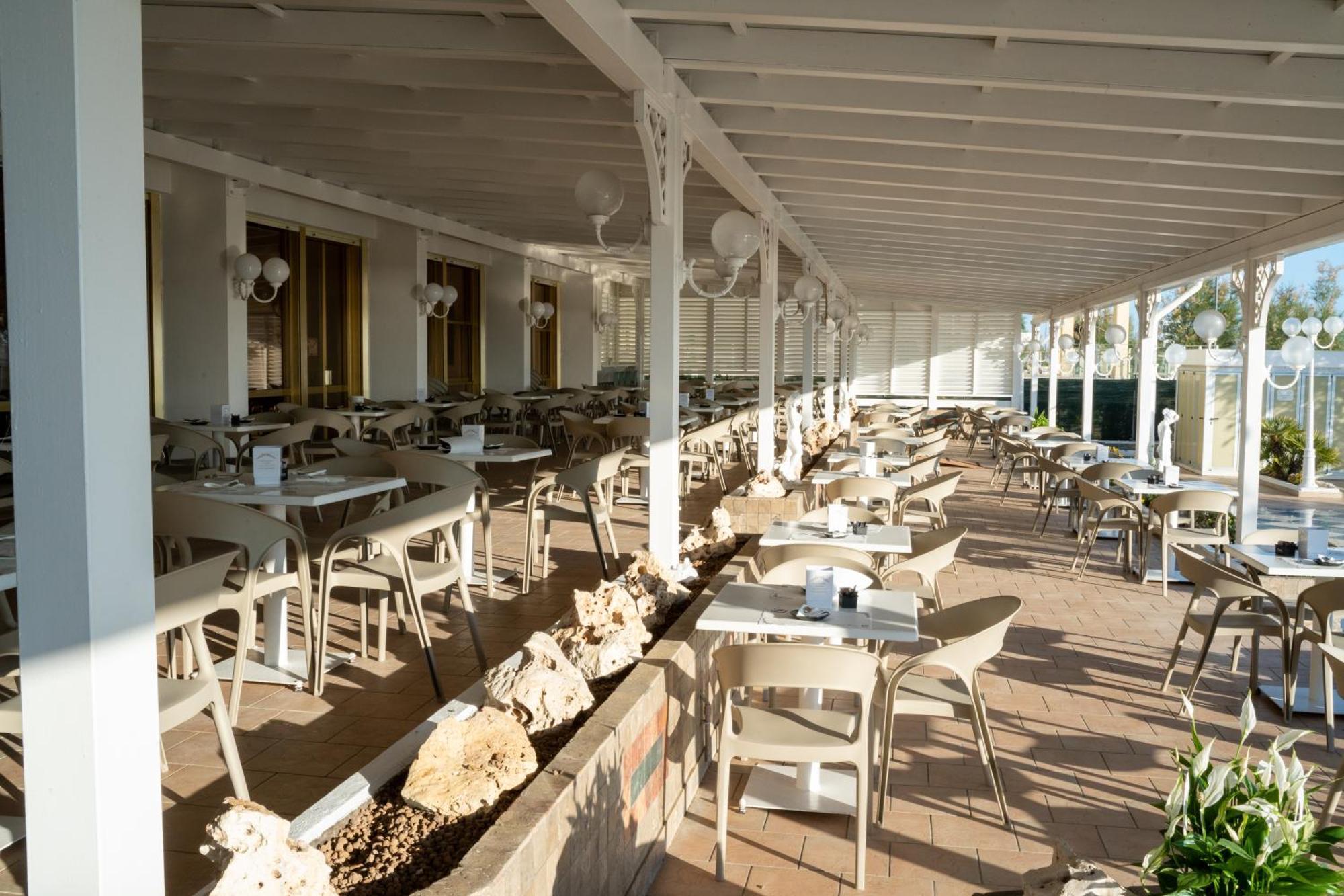 Grand Hotel Excelsior سينِغاليا المظهر الخارجي الصورة